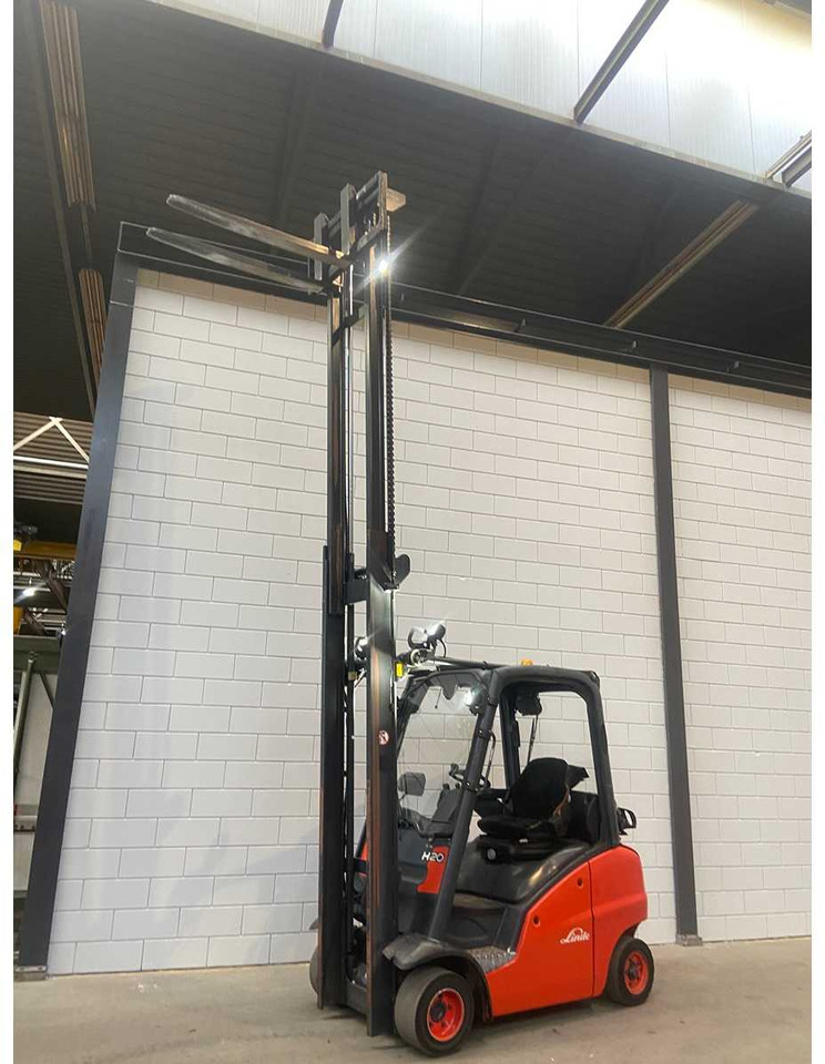 LINDE - 2013 - H20T - FORKLIFT TRUCK - SIDE-SHIFT - Heftruck: afbeelding 3 LINDE - 2013 - H20T - FORKLIFT TRUCK - SIDE-SHIFT - Heftruck: afbeelding 3