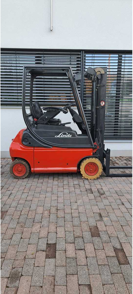 LINDE - E16P-02 - 2005 - FORKLIFT TRUCKS - Heftruck: afbeelding 1 LINDE - E16P-02 - 2005 - FORKLIFT TRUCKS - Heftruck: afbeelding 1