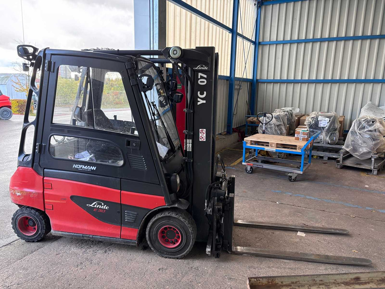 LINDE - E30-SERIES-387 - 2022 - ELECTRIC - FORKLIFT - Heftruck: afbeelding 1 LINDE - E30-SERIES-387 - 2022 - ELECTRIC - FORKLIFT - Heftruck: afbeelding 1