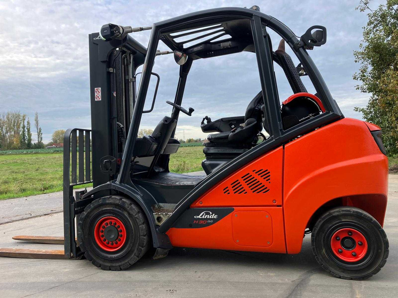 LINDE H30T-02 FORKLIFT 2019 - Heftruck: afbeelding 4 LINDE H30T-02 FORKLIFT 2019 - Heftruck: afbeelding 4