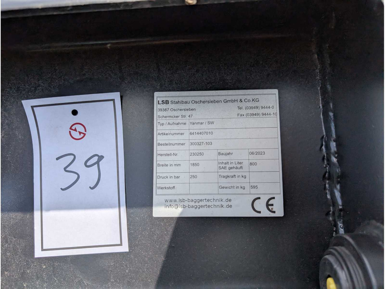 LSB - UNI BUCKET WITH TEETH - AS - 1850 MM - 0.8 CBM - 2023 - BUCKETS - Wiellader: afbeelding 2 LSB - UNI BUCKET WITH TEETH - AS - 1850 MM - 0.8 CBM - 2023 - BUCKETS - Wiellader: afbeelding 2