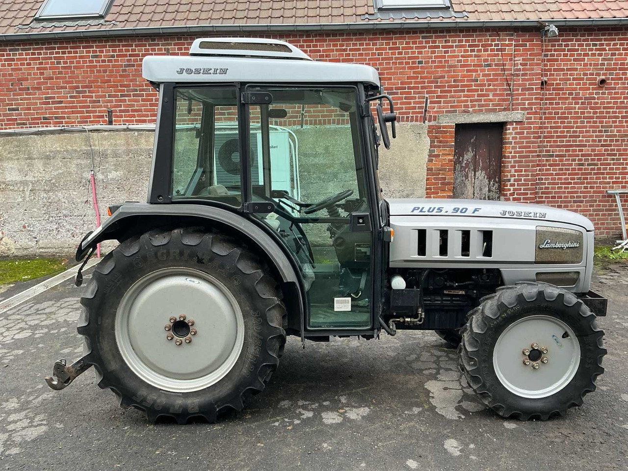 Lamborghini LAMBORGHINI - 2007 - 90F PLUS - TRACTEUR AGRICOLES 4 ROUES MOTORS - Tractor: afbeelding 5 Lamborghini LAMBORGHINI - 2007 - 90F PLUS - TRACTEUR AGRICOLES 4 ROUES MOTORS - Tractor: afbeelding 5
