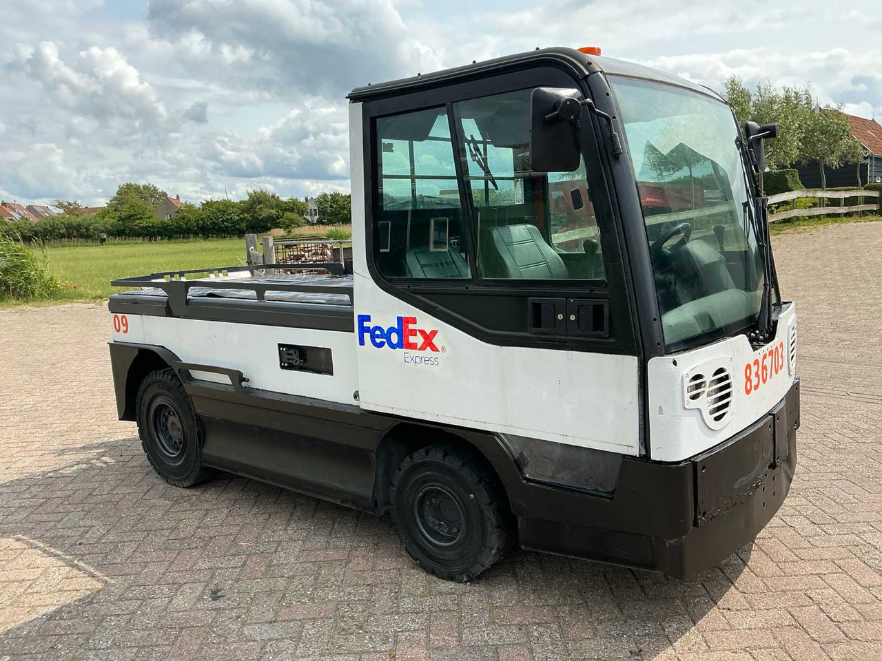 Linde P250 - Gemeentelijke tractor: afbeelding 3 Linde P250 - Gemeentelijke tractor: afbeelding 3