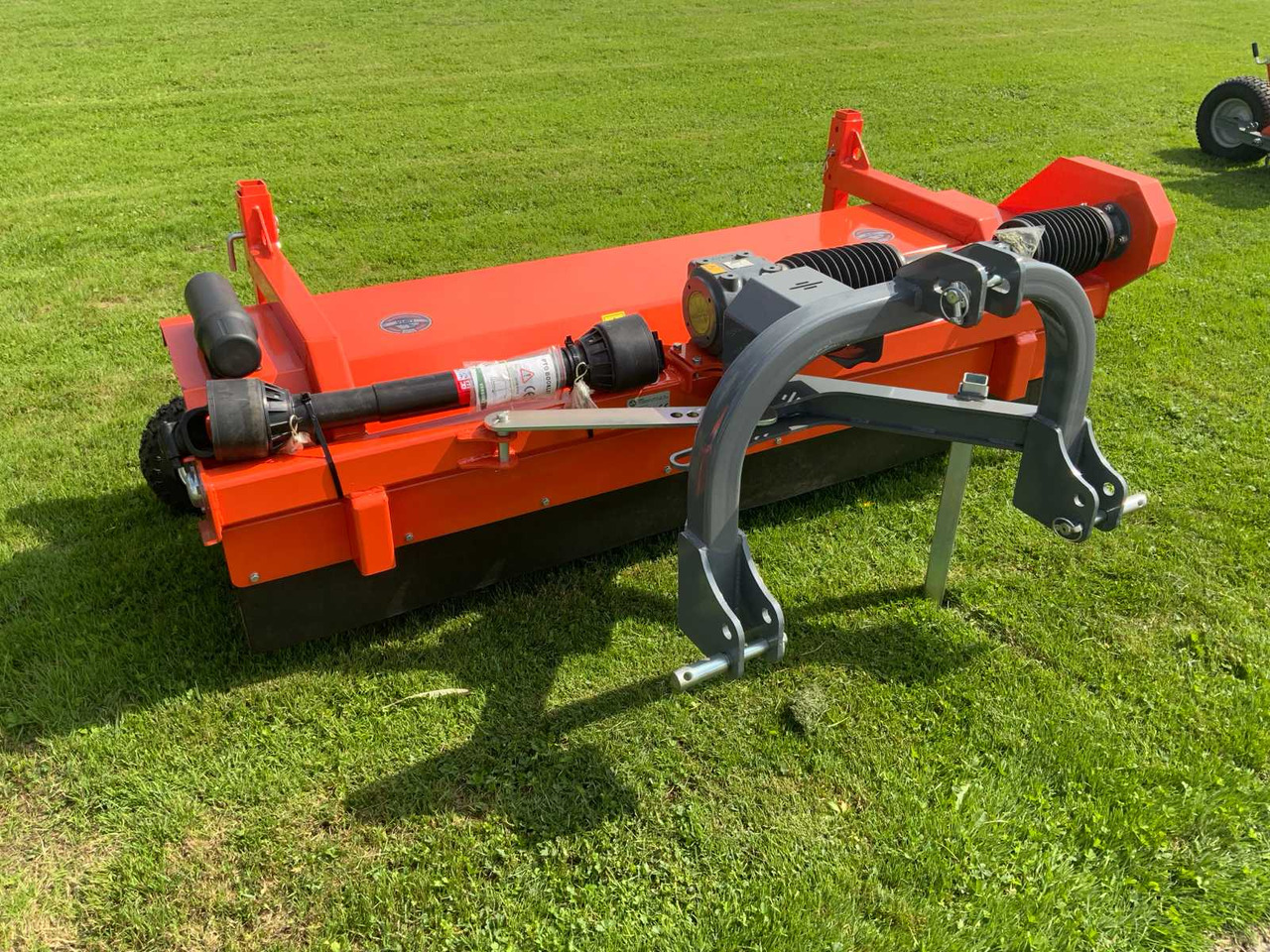 Loma Sweeper SWLT190 - Voorlader voor tractor: afbeelding 5 Loma Sweeper SWLT190 - Voorlader voor tractor: afbeelding 5