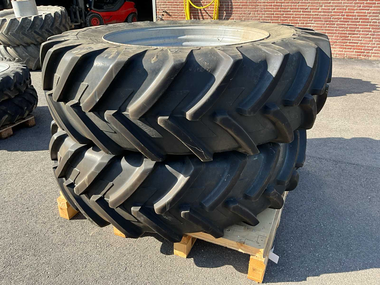 Michelin Agribib - Banden en velgen voor Tractor: afbeelding 1 Michelin Agribib - Banden en velgen voor Tractor: afbeelding 1