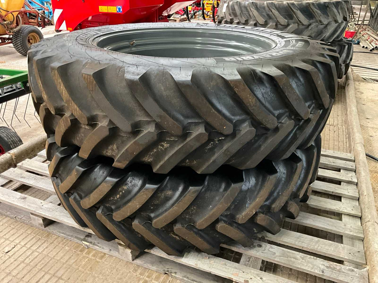 Michelin Spraybib - Banden en velgen voor Tractor: afbeelding 1 Michelin Spraybib - Banden en velgen voor Tractor: afbeelding 1