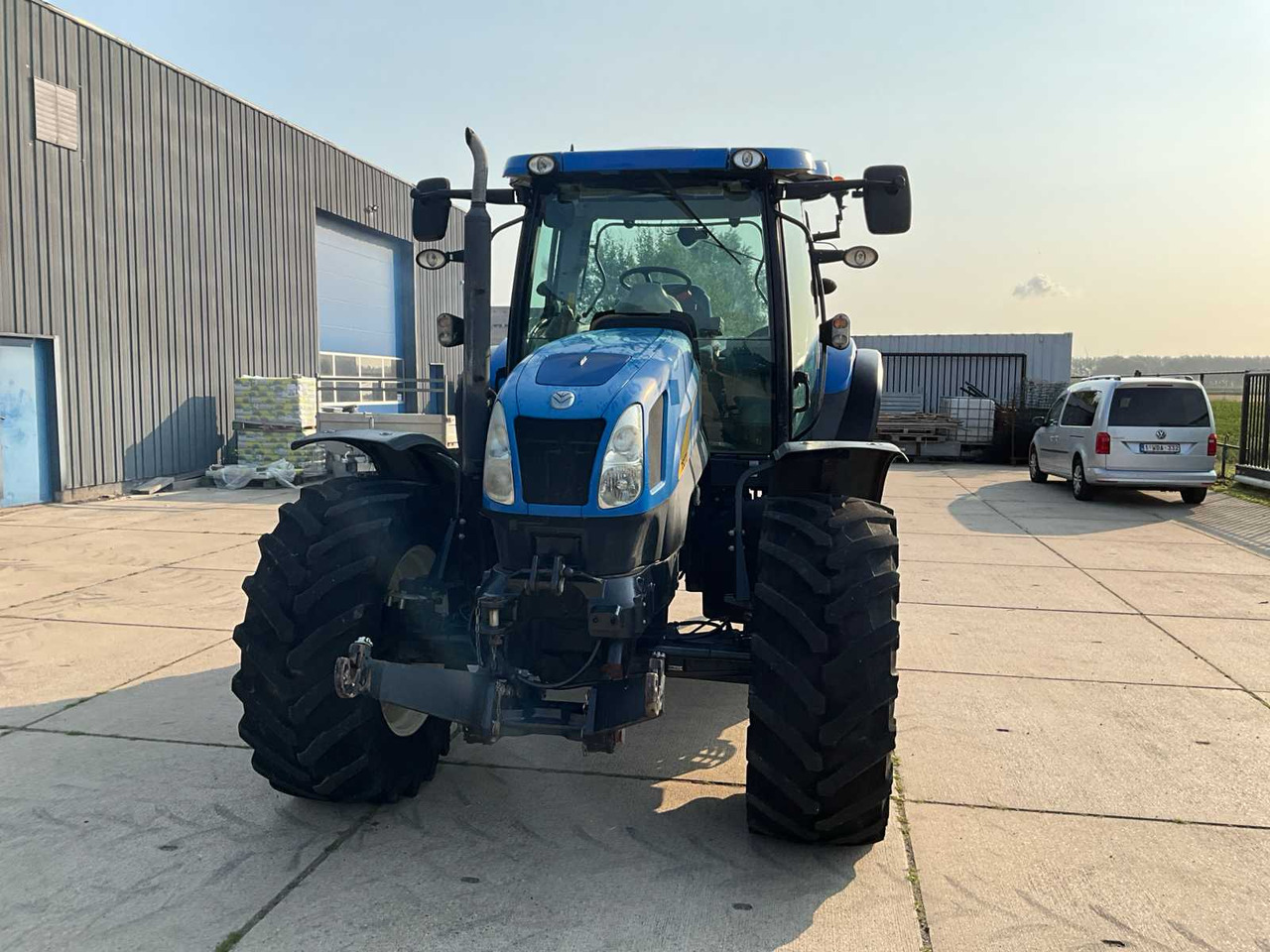 New Holland T6070 - Tractor: afbeelding 2 New Holland T6070 - Tractor: afbeelding 2