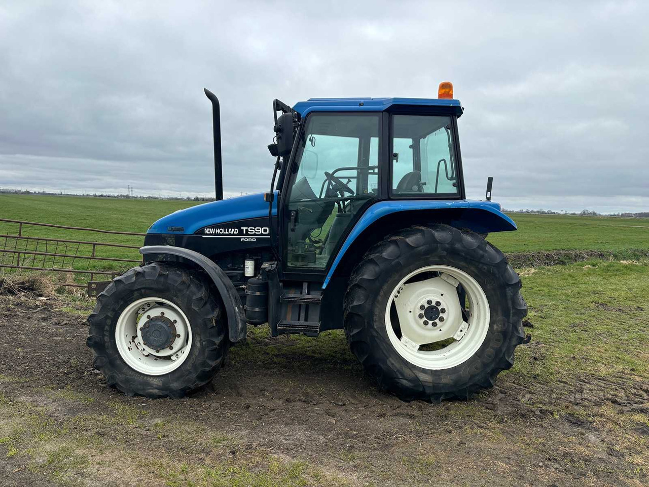 New Holland ts90 - Tractor: afbeelding 3 New Holland ts90 - Tractor: afbeelding 3