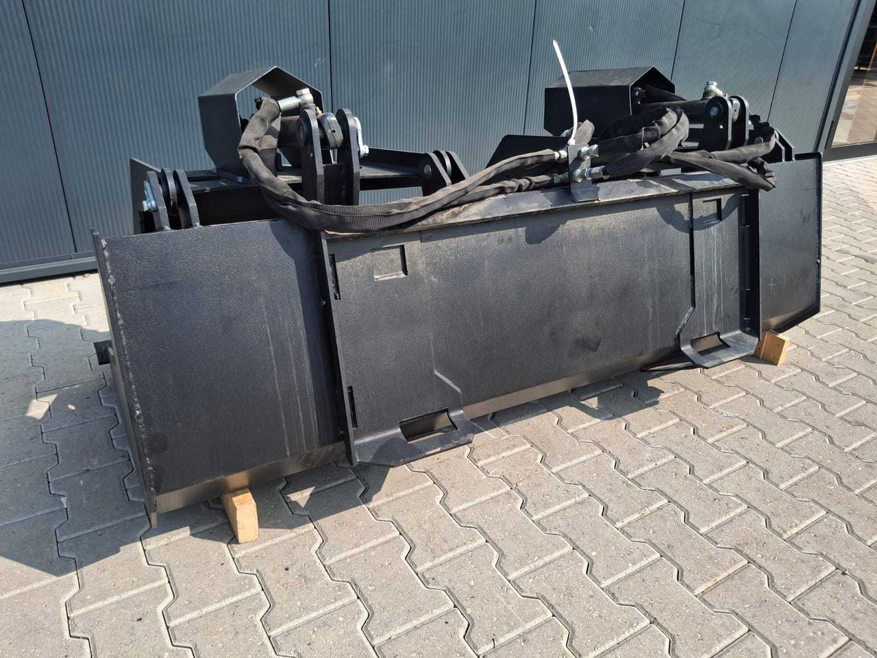 Rhino-cross 72 inch grapple Bucket - Grondbewerking toebehoor: afbeelding 3 Rhino-cross 72 inch grapple Bucket - Grondbewerking toebehoor: afbeelding 3