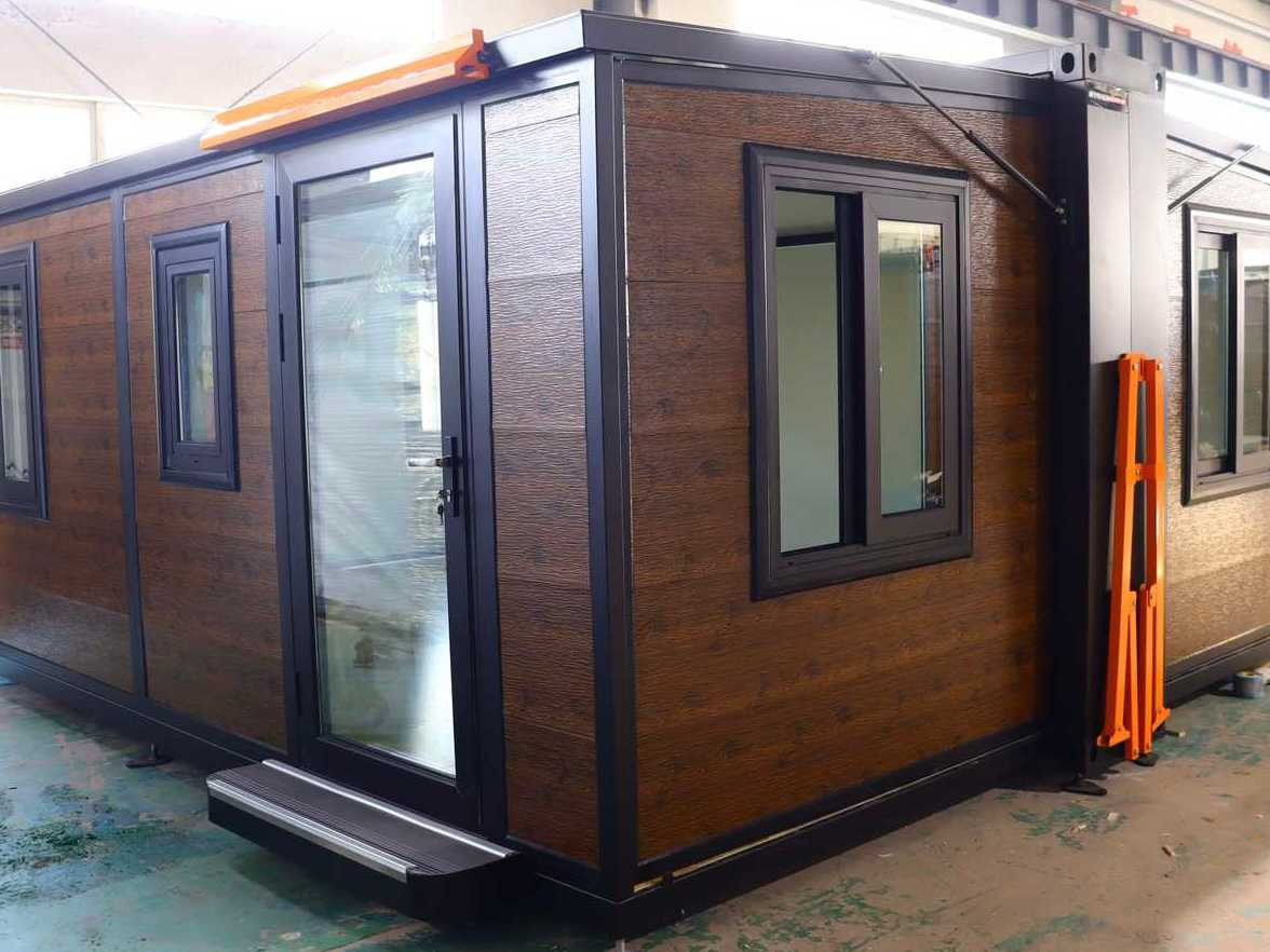 Stahlworks (15ft*20ft) - Wooncontainer: afbeelding 1 Stahlworks (15ft*20ft) - Wooncontainer: afbeelding 1