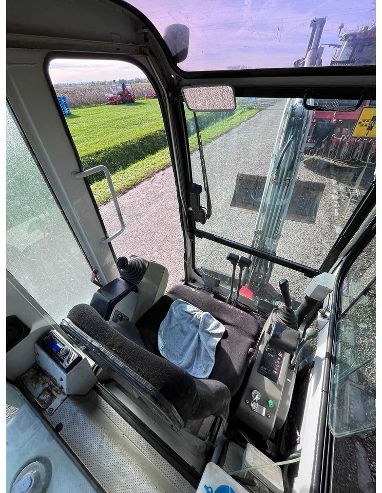 TAKEUCHI TB016 MINI EXCAVATOR - Minigraafmachine: afbeelding 4 TAKEUCHI TB016 MINI EXCAVATOR - Minigraafmachine: afbeelding 4