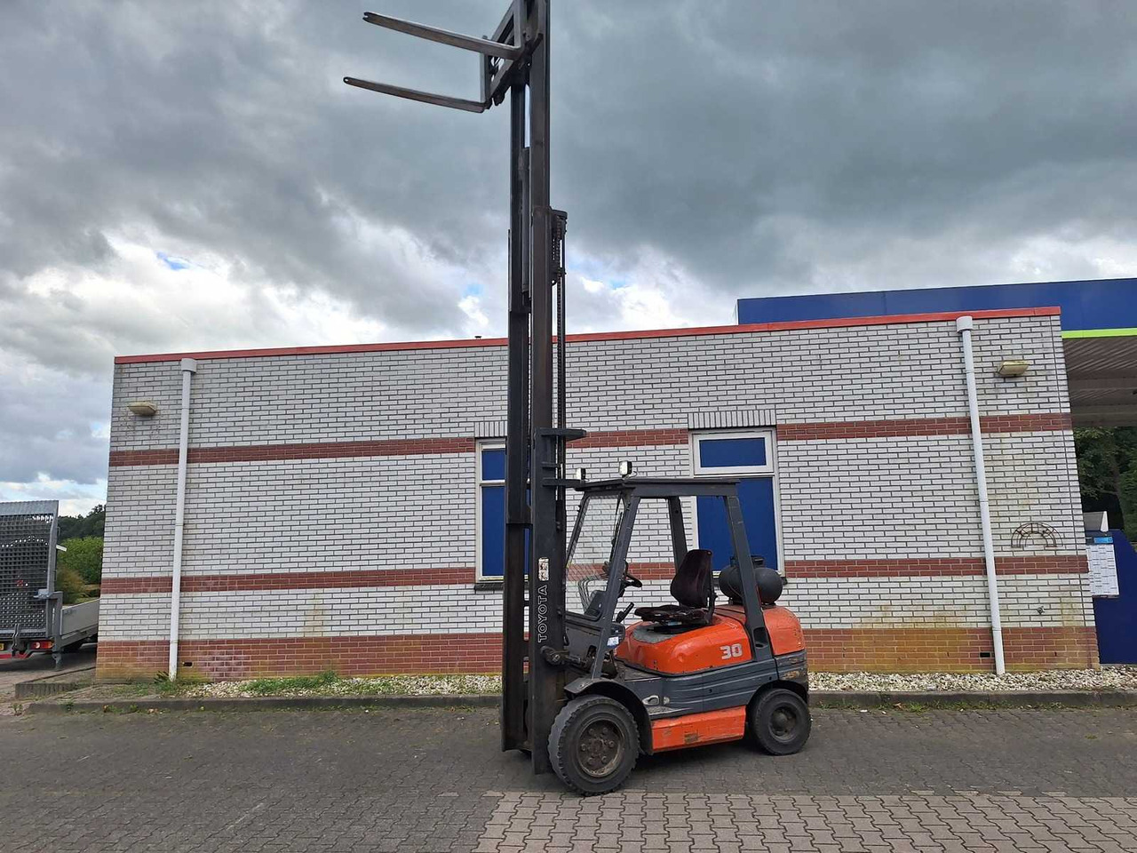TOYOTA - 1995 - 02 6FGF30 - FORKLIFT TRIPLEX -FREE-LIFT - SIDE-SHIFT - Heftruck: afbeelding 4 TOYOTA - 1995 - 02 6FGF30 - FORKLIFT TRIPLEX -FREE-LIFT - SIDE-SHIFT - Heftruck: afbeelding 4