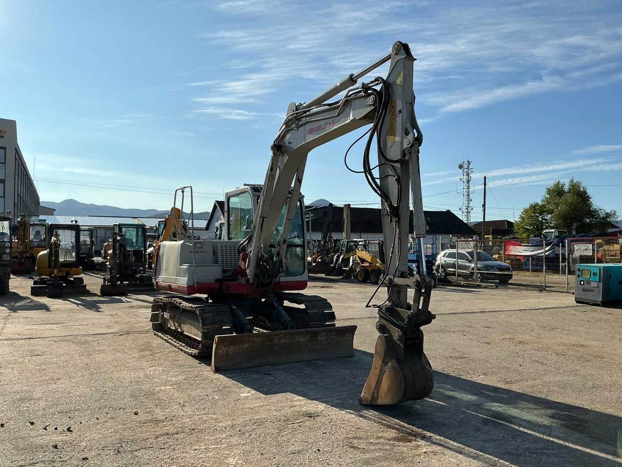 Takeuchi TAKEUCHI - TB175 - MIDI-EXCAVATOR - 2011 - Rupsgraafmachine: afbeelding 3 Takeuchi TAKEUCHI - TB175 - MIDI-EXCAVATOR - 2011 - Rupsgraafmachine: afbeelding 3