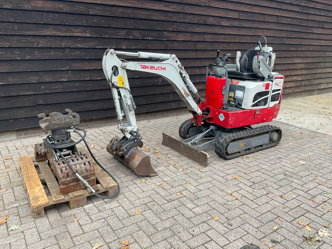 Takeuchi TB210 R - Minigraafmachine: afbeelding 1 Takeuchi TB210 R - Minigraafmachine: afbeelding 1