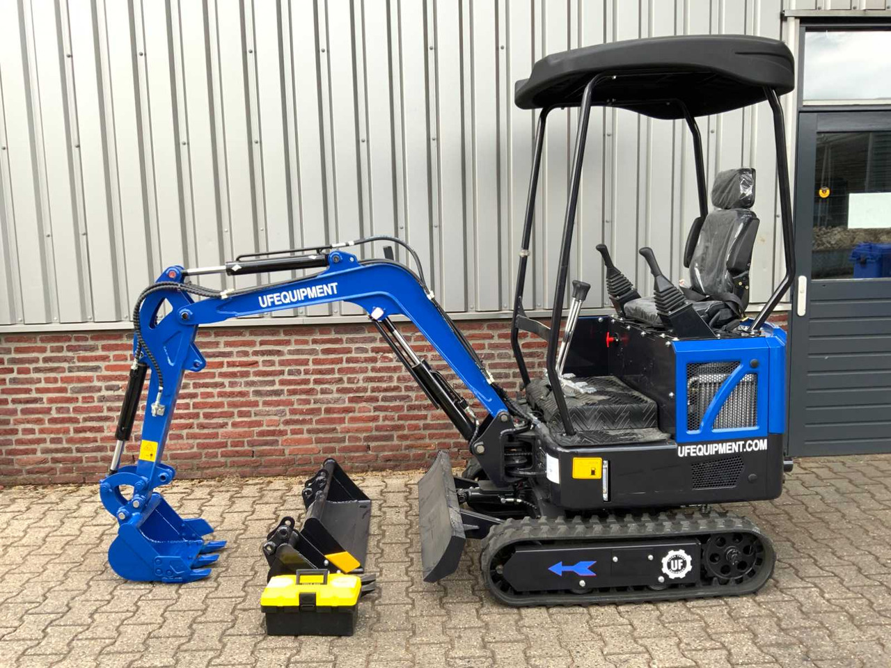 UF Equipment NM-E15 - Rupsgraafmachine: afbeelding 2 UF Equipment NM-E15 - Rupsgraafmachine: afbeelding 2