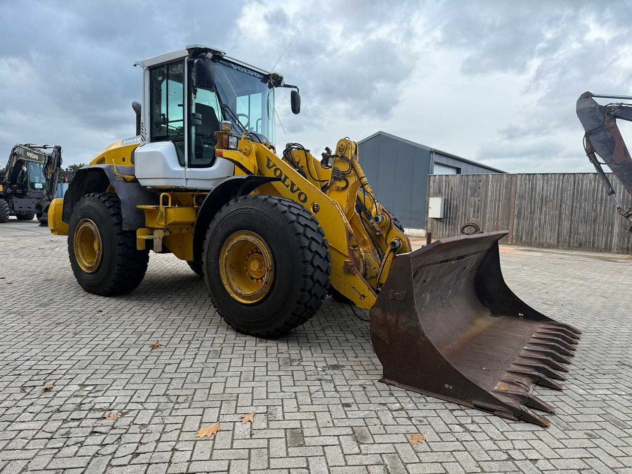 VOLVO - 2014 - L70G - SHOVEL WITH LICENSE PLATE INCL. BAK AND QUICK CHANGE - Wiellader: afbeelding 5 VOLVO - 2014 - L70G - SHOVEL WITH LICENSE PLATE INCL. BAK AND QUICK CHANGE - Wiellader: afbeelding 5