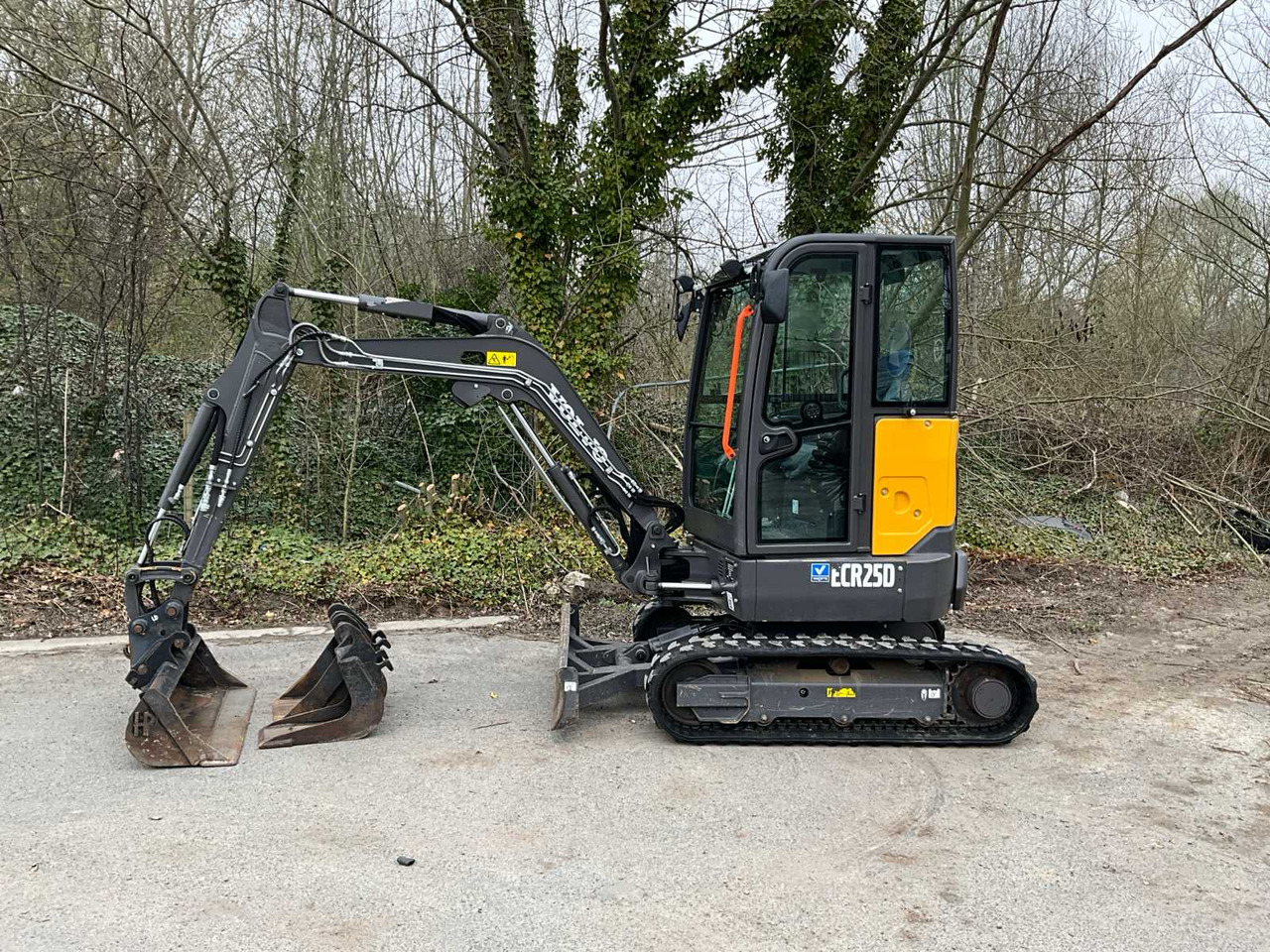 Volvo ECR25D - Minigraafmachine: afbeelding 2 Volvo ECR25D - Minigraafmachine: afbeelding 2