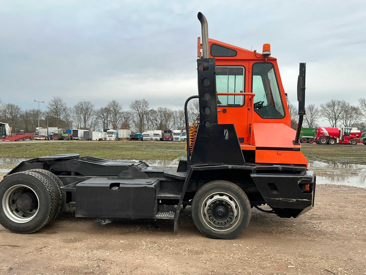2003 TERBERG YT220 TERMINAL TRACTOR - Vrachtwagen: afbeelding 4 2003 TERBERG YT220 TERMINAL TRACTOR - Vrachtwagen: afbeelding 4