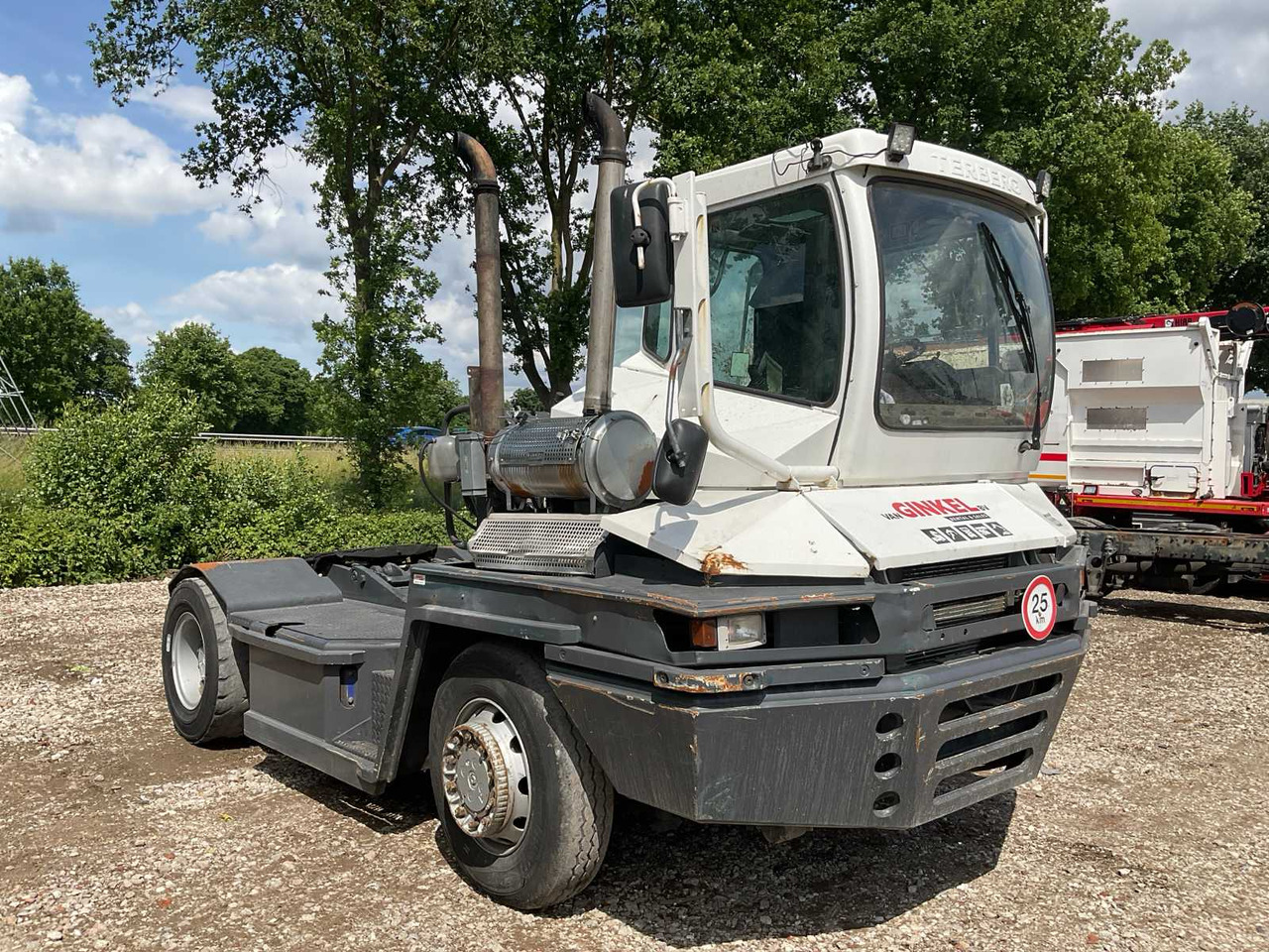 2004 TERBERG RT222 4X4 TERMINAL TRACTOR - Vrachtwagen: afbeelding 4 2004 TERBERG RT222 4X4 TERMINAL TRACTOR - Vrachtwagen: afbeelding 4
