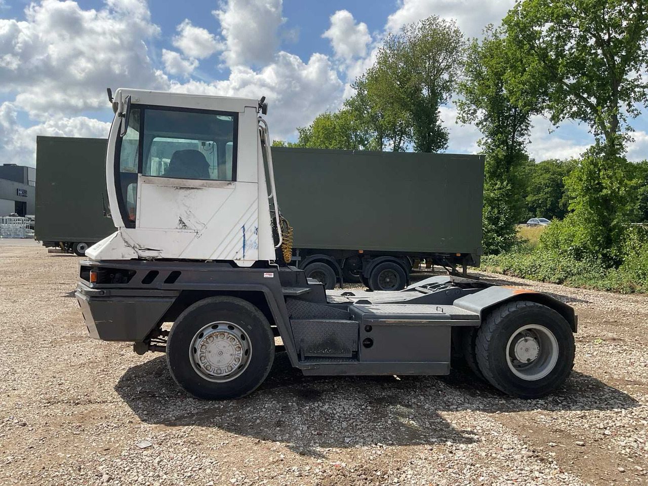 2004 TERBERG RT222 4X4 TERMINAL TRACTOR - Vrachtwagen: afbeelding 2 2004 TERBERG RT222 4X4 TERMINAL TRACTOR - Vrachtwagen: afbeelding 2