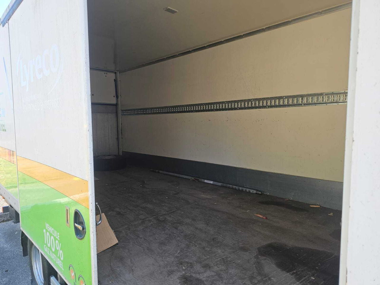 2013 - IVECO - DAILY CNG - TRUCK WITH TAIL LIFT - Vrachtwagen: afbeelding 5 2013 - IVECO - DAILY CNG - TRUCK WITH TAIL LIFT - Vrachtwagen: afbeelding 5