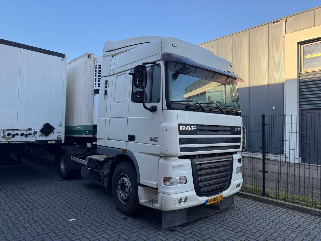 DAF - 2010 - FT XF105 - TRUCK - Vrachtwagen: afbeelding 1 DAF - 2010 - FT XF105 - TRUCK - Vrachtwagen: afbeelding 1