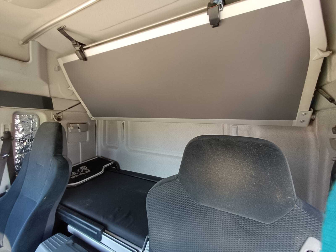 Vrachtwagen MAN - TGS 18.400 4X4 BBS - TRUCK - 2010: afbeelding 25 Vrachtwagen MAN - TGS 18.400 4X4 BBS - TRUCK - 2010: afbeelding 25