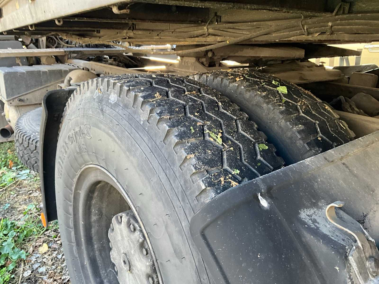 Vrachtwagen TRACTOR UNIT WITH SEMI-TRAILER: afbeelding 12 Vrachtwagen TRACTOR UNIT WITH SEMI-TRAILER: afbeelding 12