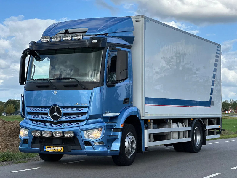 Mercedes-Benz Antos ANTOS 1924L EURO6. 2017. Geisoleerde opbouw 610x244x238 - Koelwagen vrachtwagen: afbeelding 1 Mercedes-Benz Antos ANTOS 1924L EURO6. 2017. Geisoleerde opbouw 610x244x238 - Koelwagen vrachtwagen: afbeelding 1