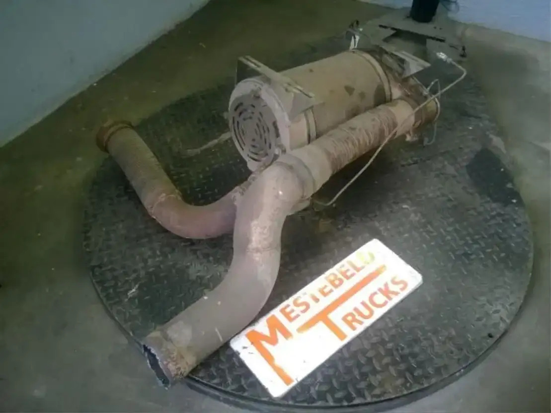 DAF CF 75 Roetfilter Euro 3 - Uitlaatsysteem voor Vrachtwagen: afbeelding 1 DAF CF 75 Roetfilter Euro 3 - Uitlaatsysteem voor Vrachtwagen: afbeelding 1