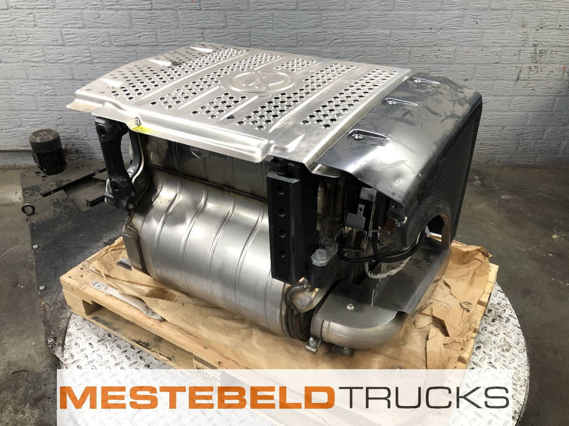 Mercedes-Benz Katalysator - Uitlaatsysteem voor Vrachtwagen: afbeelding 1 Mercedes-Benz Katalysator - Uitlaatsysteem voor Vrachtwagen: afbeelding 1