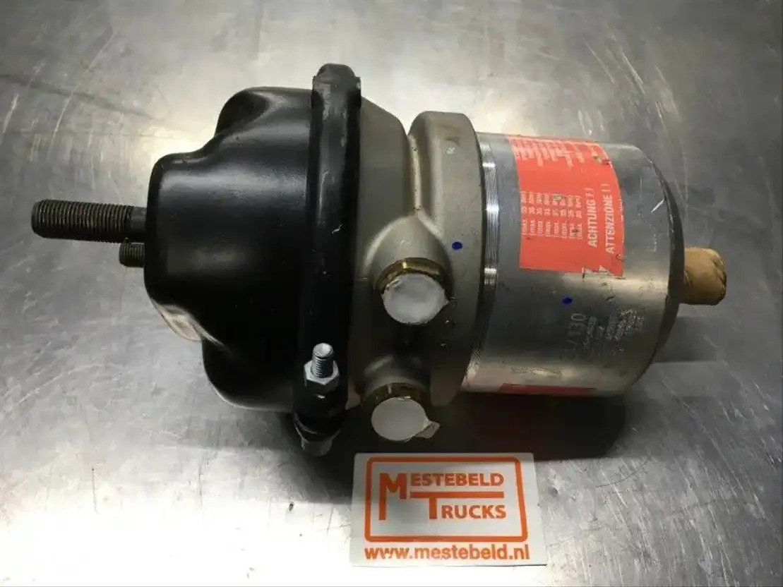 Mercedes-Benz Rembooster rechts voor - Remdelen voor Vrachtwagen: afbeelding 1 Mercedes-Benz Rembooster rechts voor - Remdelen voor Vrachtwagen: afbeelding 1