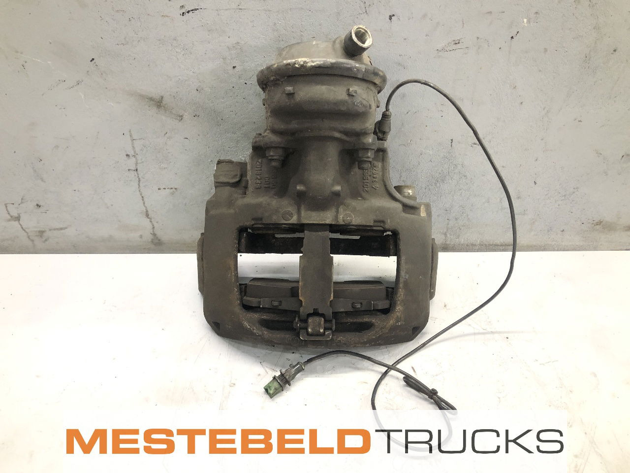 Mercedes-Benz Remklauw rechtsvoor - Remdelen voor Vrachtwagen: afbeelding 1 Mercedes-Benz Remklauw rechtsvoor - Remdelen voor Vrachtwagen: afbeelding 1