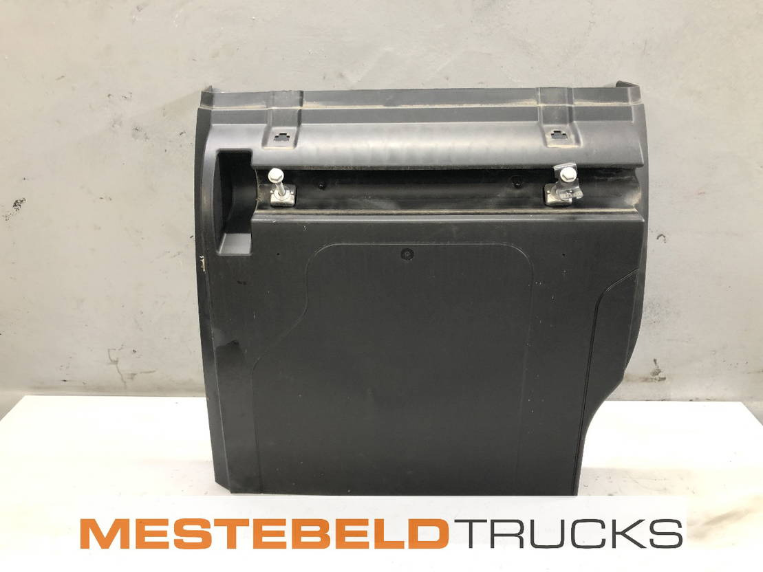 Mercedes-Benz Spatbord achteras rechtsvoor - Frame/ Chassis voor Vrachtwagen: afbeelding 1 Mercedes-Benz Spatbord achteras rechtsvoor - Frame/ Chassis voor Vrachtwagen: afbeelding 1