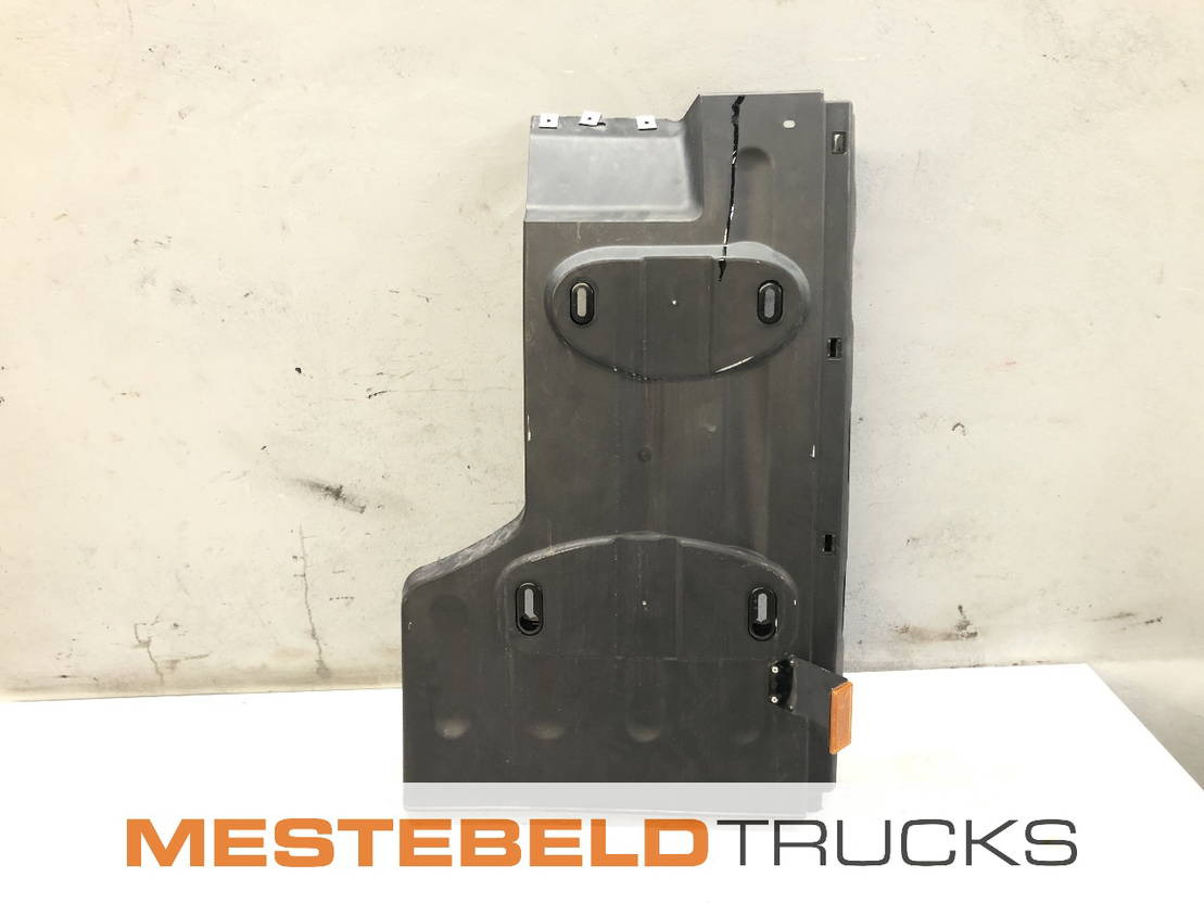 Mercedes-Benz Spatbord rechts - Frame/ Chassis voor Vrachtwagen: afbeelding 1 Mercedes-Benz Spatbord rechts - Frame/ Chassis voor Vrachtwagen: afbeelding 1