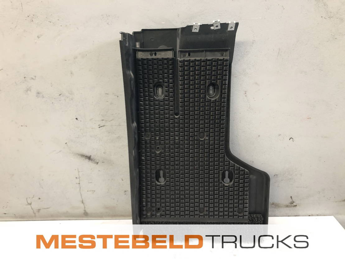 Mercedes-Benz Spatbord rechts - Frame/ Chassis voor Vrachtwagen: afbeelding 2 Mercedes-Benz Spatbord rechts - Frame/ Chassis voor Vrachtwagen: afbeelding 2