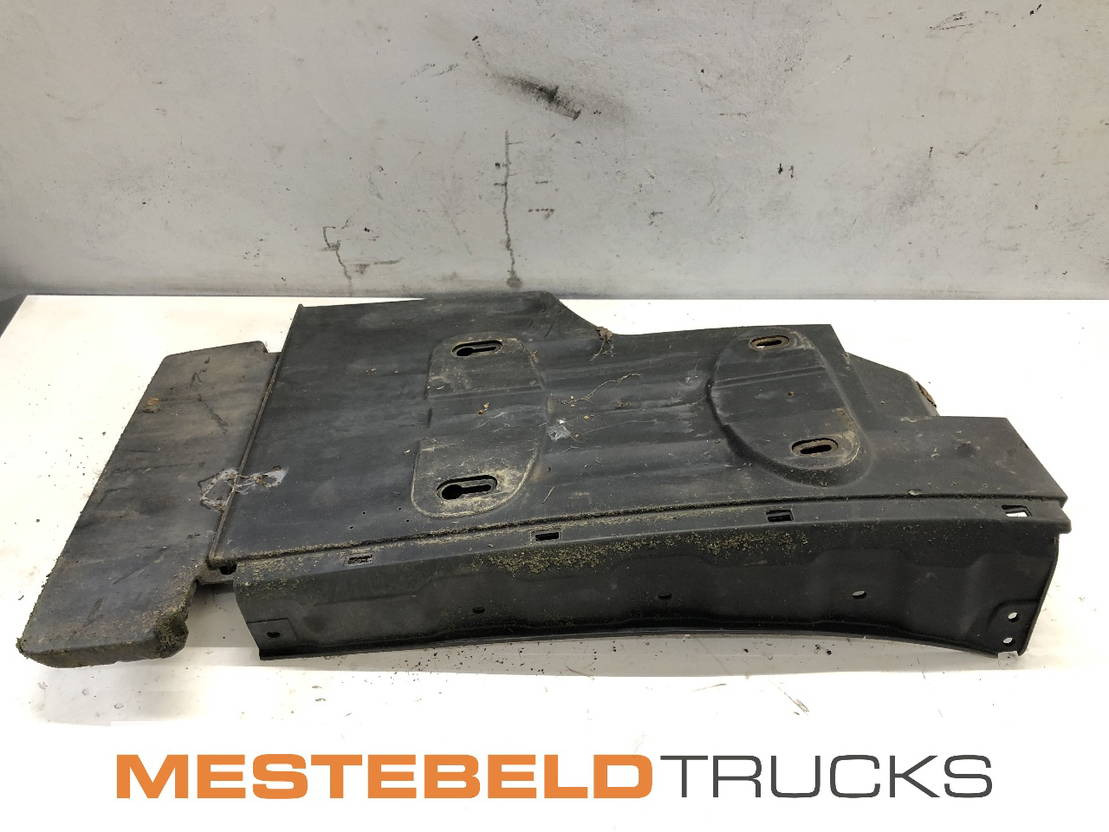 Mercedes-Benz Spatbord rechts voor - Carrosserie en exterieur voor Vrachtwagen: afbeelding 1 Mercedes-Benz Spatbord rechts voor - Carrosserie en exterieur voor Vrachtwagen: afbeelding 1