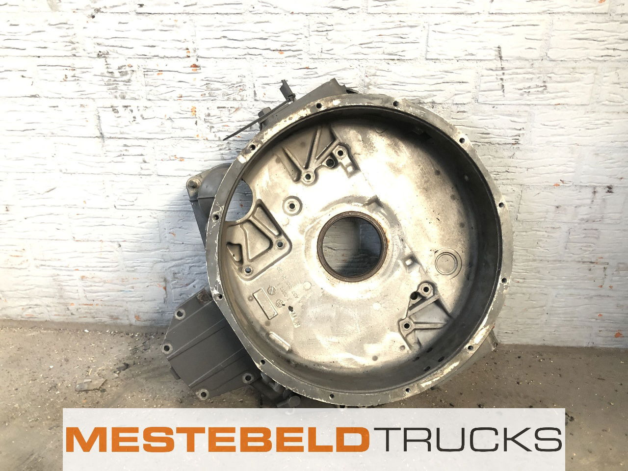 Mercedes-Benz Vliegwielhuis Axor - Motor en onderdelen voor Vrachtwagen: afbeelding 2 Mercedes-Benz Vliegwielhuis Axor - Motor en onderdelen voor Vrachtwagen: afbeelding 2