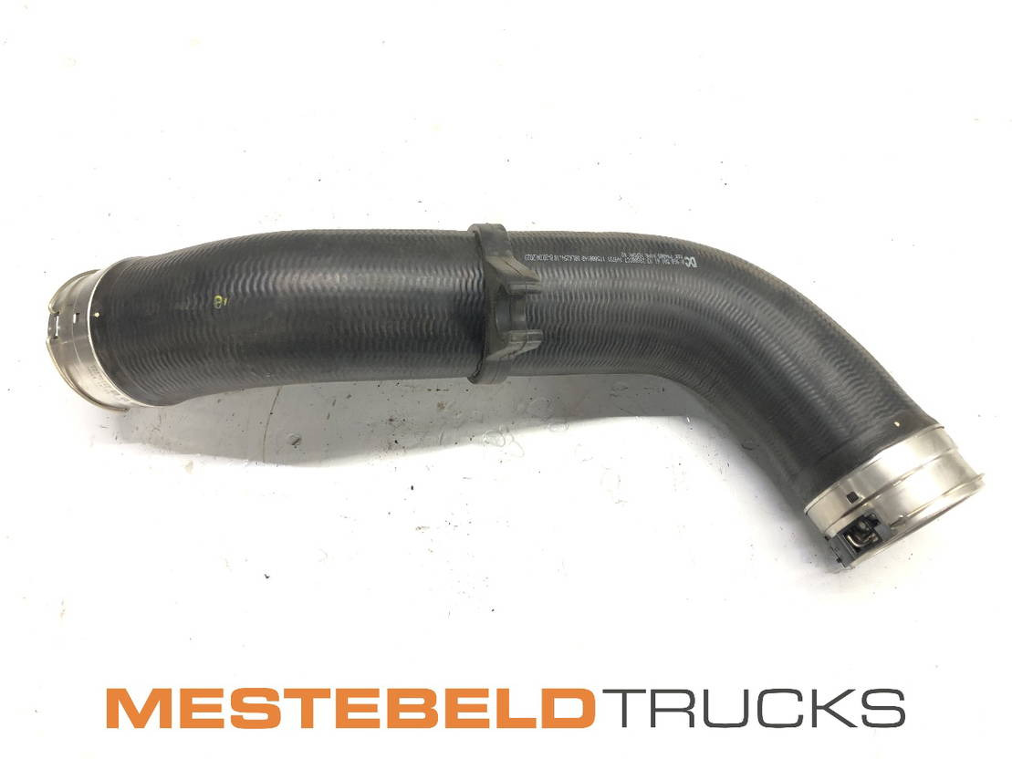 Mercedes-Benz Waterslang - Koelsysteem voor Vrachtwagen: afbeelding 1 Mercedes-Benz Waterslang - Koelsysteem voor Vrachtwagen: afbeelding 1