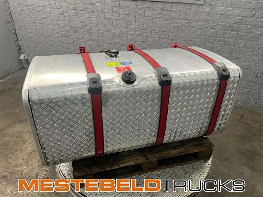 Scania Brandstoftank met steunen 600 liter - Brandstoftank voor Vrachtwagen: afbeelding 1 Scania Brandstoftank met steunen 600 liter - Brandstoftank voor Vrachtwagen: afbeelding 1