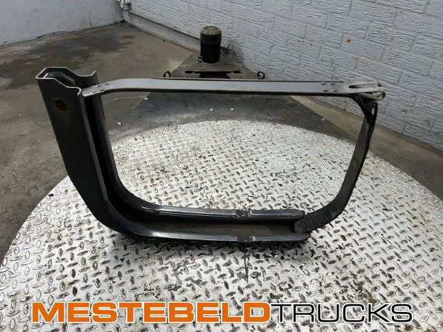 Scania Brandstoftanksteun  - Brandstofsysteem voor Vrachtwagen: afbeelding 1 Scania Brandstoftanksteun  - Brandstofsysteem voor Vrachtwagen: afbeelding 1