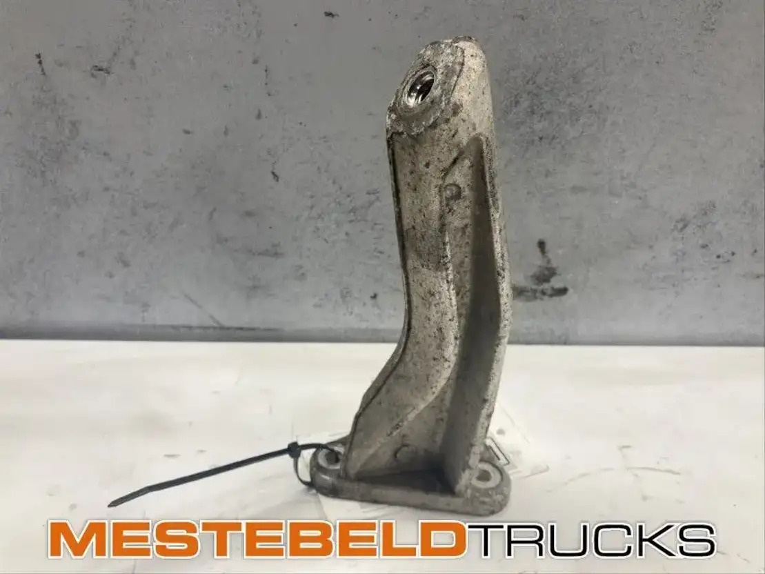 Scania Radiateursteun - Koelsysteem voor Vrachtwagen: afbeelding 1 Scania Radiateursteun - Koelsysteem voor Vrachtwagen: afbeelding 1