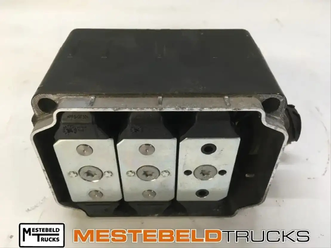 Scania S chakelhuis - Versnellingsbak en onderdelen voor Vrachtwagen: afbeelding 1 Scania S chakelhuis - Versnellingsbak en onderdelen voor Vrachtwagen: afbeelding 1