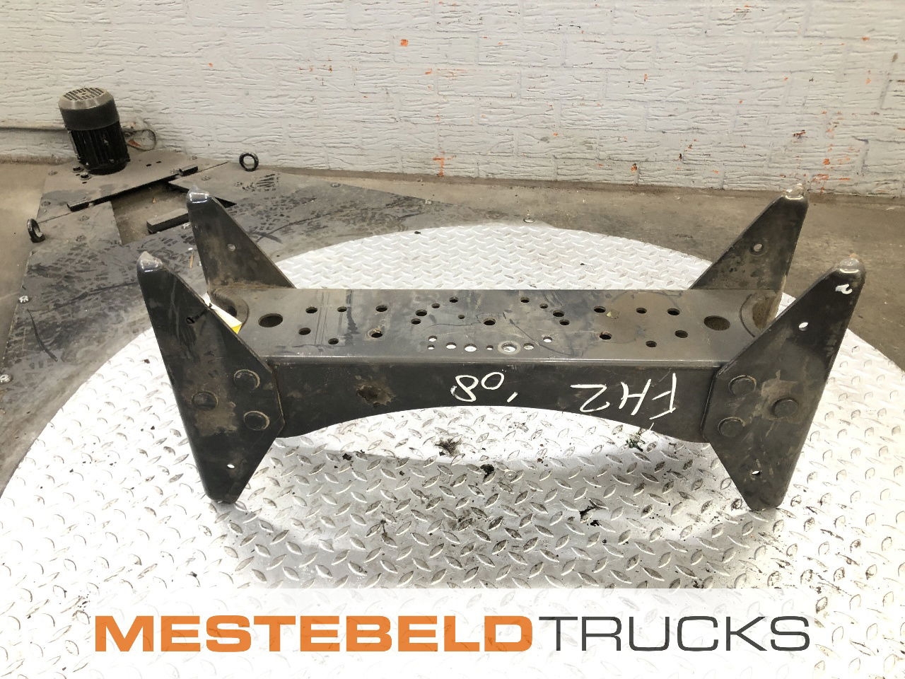 Volvo Dwarsligger na transmissie FH 2 - Frame/ Chassis voor Vrachtwagen: afbeelding 1 Volvo Dwarsligger na transmissie FH 2 - Frame/ Chassis voor Vrachtwagen: afbeelding 1