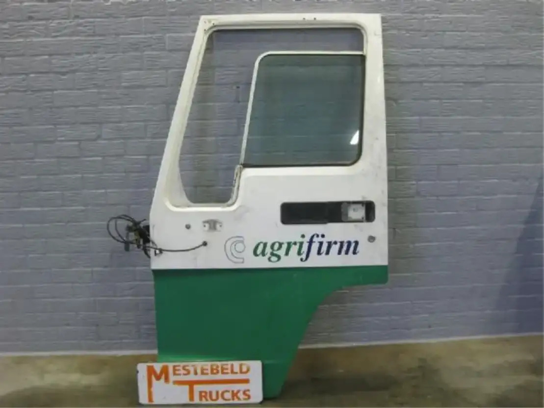 Volvo Portier FL links - Cabine en interieur voor Vrachtwagen: afbeelding 1 Volvo Portier FL links - Cabine en interieur voor Vrachtwagen: afbeelding 1