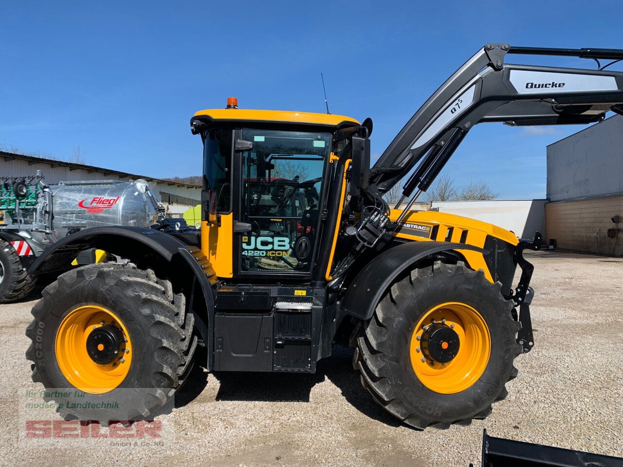 JCB Fastrac 4220 ICON + Frontlader Q7S - Tractor: afbeelding 2 JCB Fastrac 4220 ICON + Frontlader Q7S - Tractor: afbeelding 2