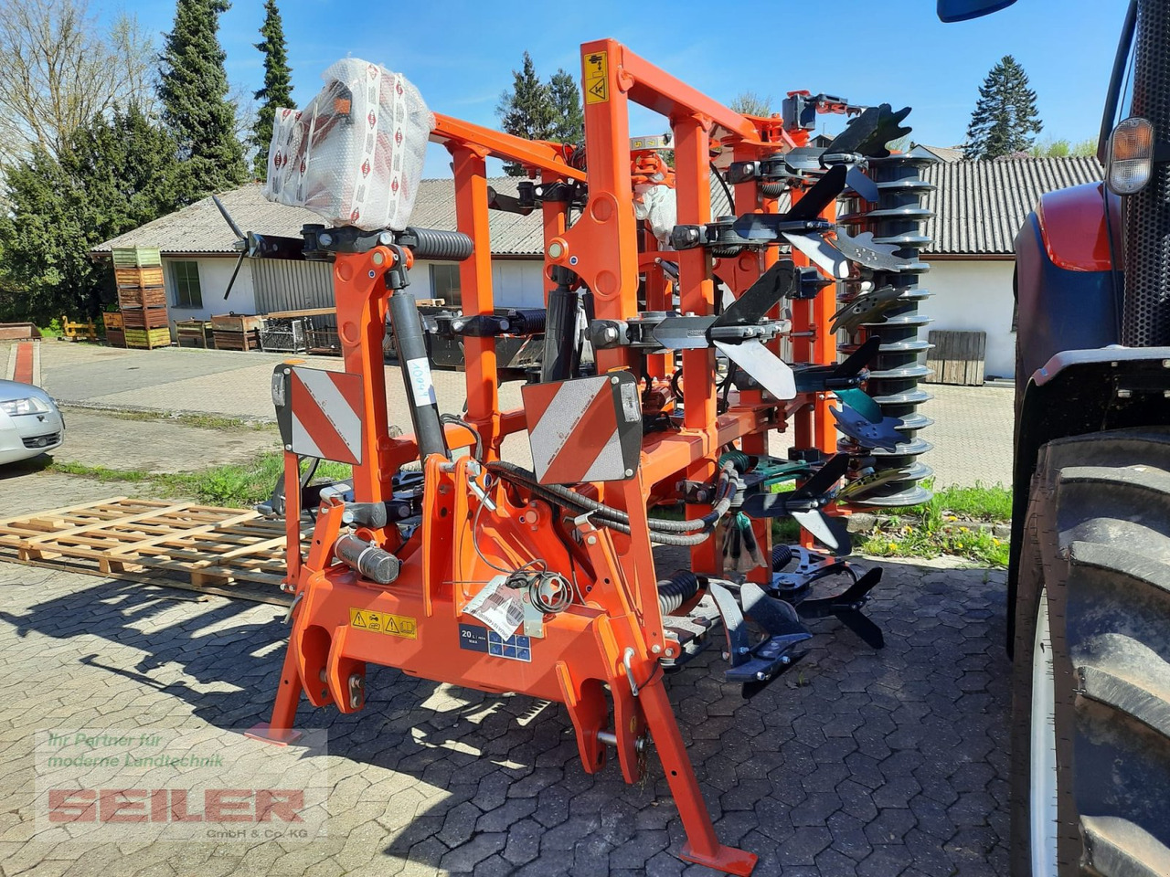 Kuhn Cultimer L 400 R NSM + T-Liner-Walze - Cultivator: afbeelding 3 Kuhn Cultimer L 400 R NSM + T-Liner-Walze - Cultivator: afbeelding 3