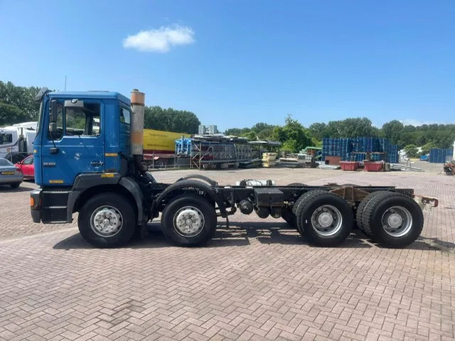 MAN 32.403 8x4 chassis Manual Full Steel - Chassis vrachtwagen: afbeelding 2 MAN 32.403 8x4 chassis Manual Full Steel - Chassis vrachtwagen: afbeelding 2