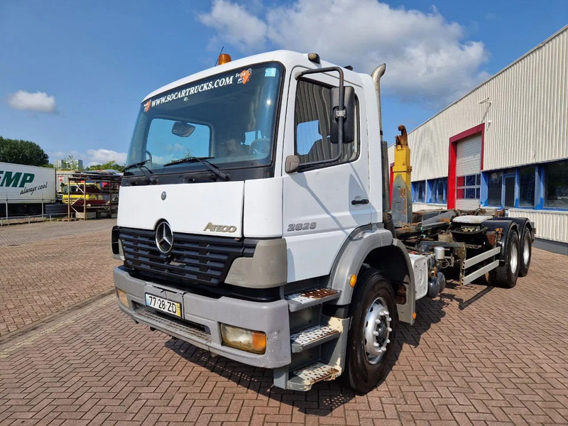 Mercedes-Benz Atego 2628 6x4 Euro 3 Manual Gear full steel suspension - Haakarmsysteem vrachtwagen: afbeelding 2 Mercedes-Benz Atego 2628 6x4 Euro 3 Manual Gear full steel suspension - Haakarmsysteem vrachtwagen: afbeelding 2