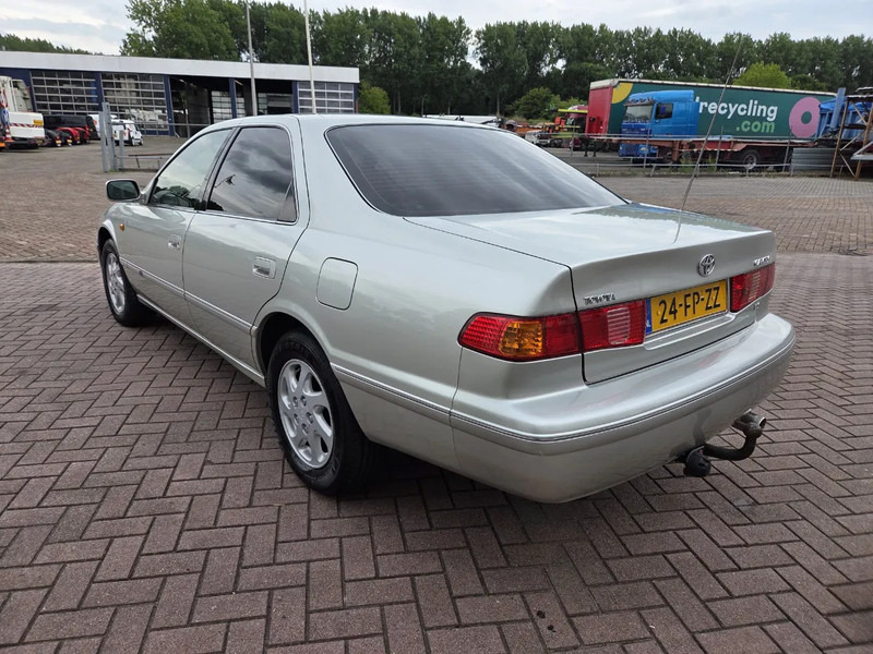 Toyota Camry 3.0 V6 24v // Automaat // leather Seats Cruise Control - Sedan: afbeelding 5 Toyota Camry 3.0 V6 24v // Automaat // leather Seats Cruise Control - Sedan: afbeelding 5